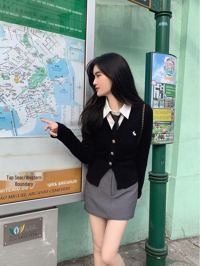 2025 Autumn/Winter V-neck Long Sleeve Knit Cardigan with Rabbit Embroidery – College Style Age-Reducing Versatile Top