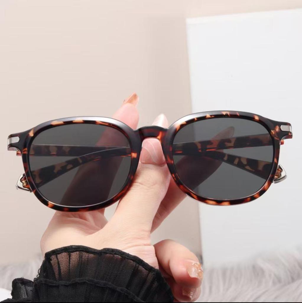 Euro-American Style Sunglasses Men Fashionable Fashionableabley UV 400 Shielding Men’s Sun Glasses Driving Use Hiking Sunglass Women