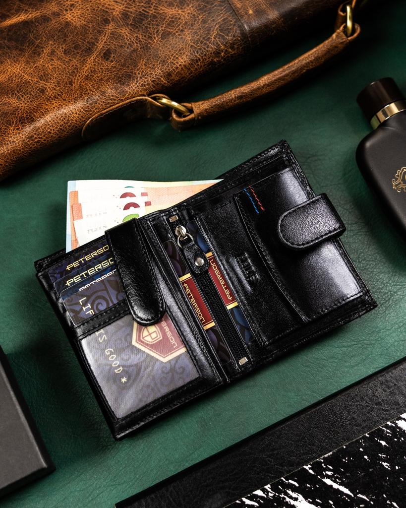 Gift Set: Men's Leather Wallet and Keychain - Peterson