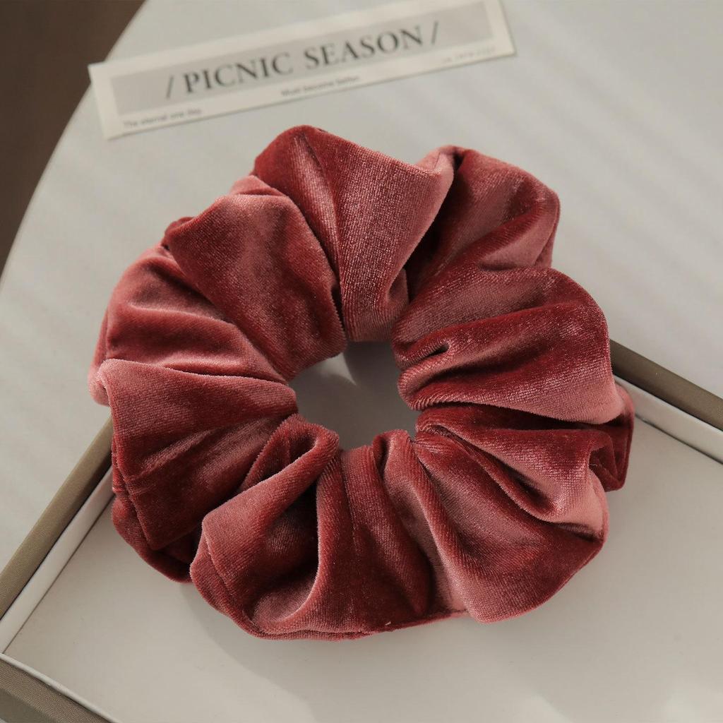 High-Elasticity Golden Velvet Hair Scrunchies for Women – Autumn/Winter Collection