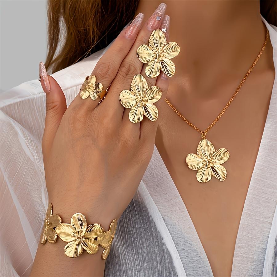 5pcs Elegant Golden-Tone Floral Jewelry Set - Vintage Style, Includes Necklace, Bracelet, Ring,and Earrings Ideal for Daily Wear