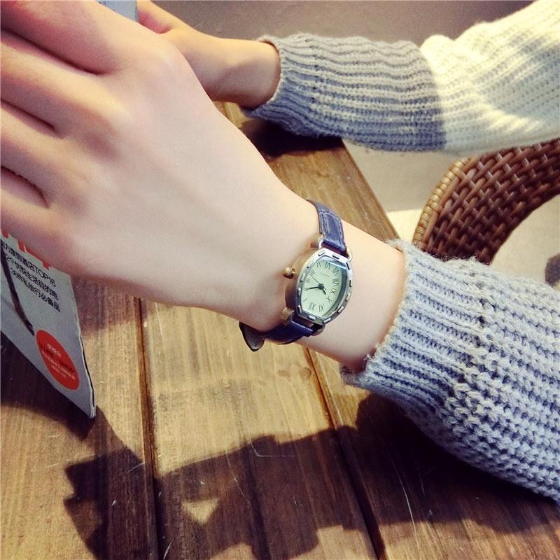 Öğrenci Saati Boş Zaman Kemeri Erkek ve Kadın Moda Trendi Kore Retro Tarzı Kuvars Saat