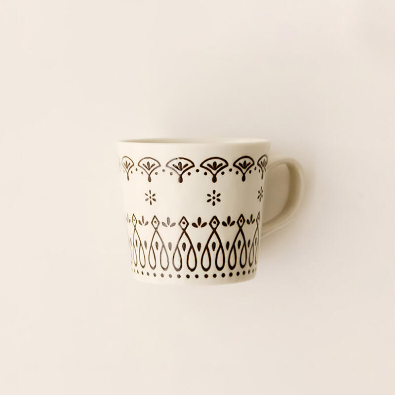 Charlotte Antique Mug (4 colors) beige