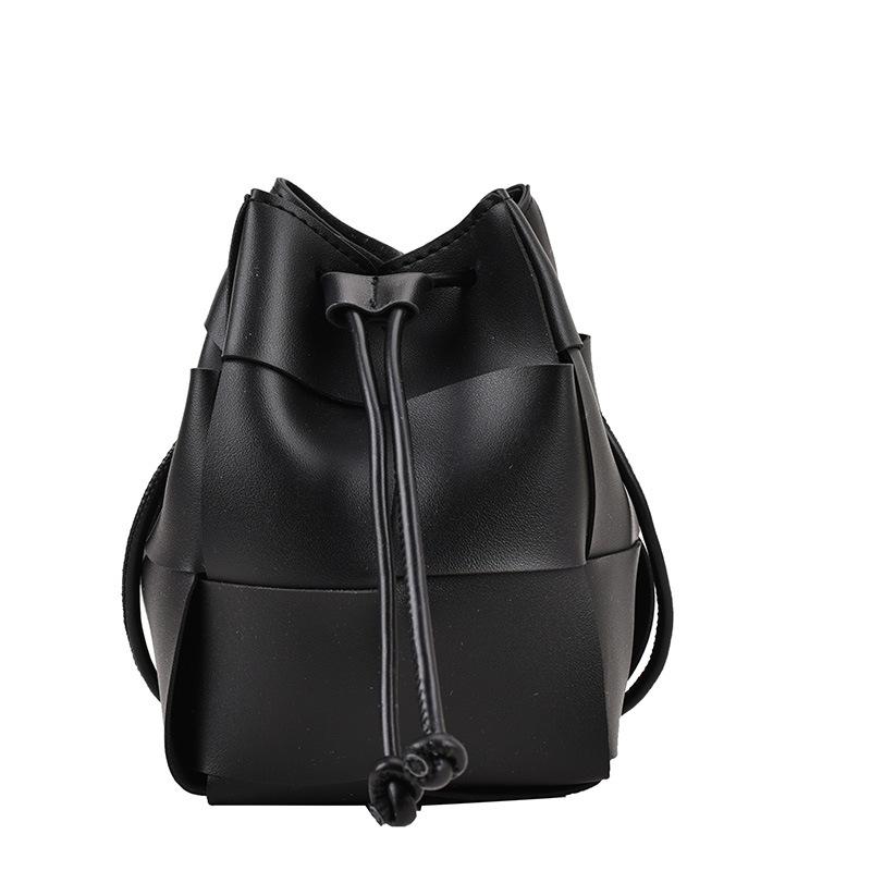 Fashionable Hand-woven Bucket Bag - Elegant Single-shoulder Crossbody Bag