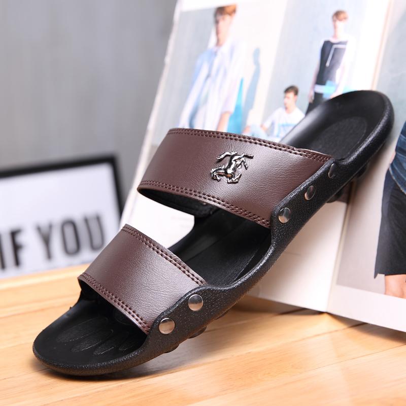 Leather Summer Outdor Slippers Men 2024 White Rivet Classic Concise Fashion Comfortable Men Beach Slippers Sandals Men