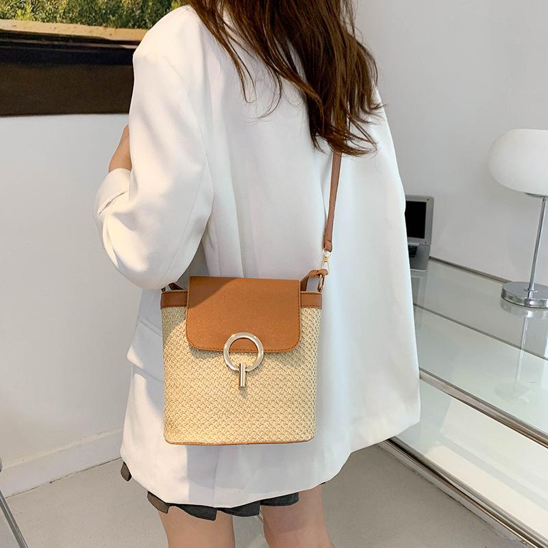 Malá slaměná taška kbelík pro ženy letní crossbody tašky ratanová plážová dámská cestovní kabelka a taška přes rameno