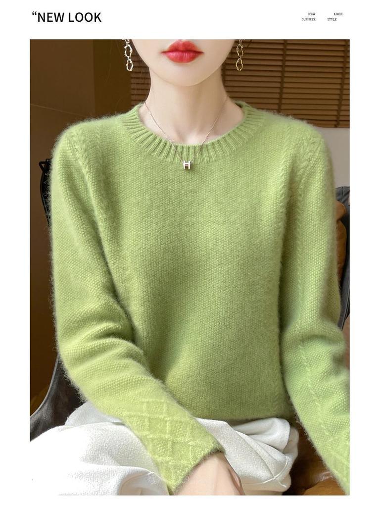 Women's 100% Wool Thick Knitted Slim Sweater, Round Neck, Versatile Base Layer for Autumn/Winter Fashion.