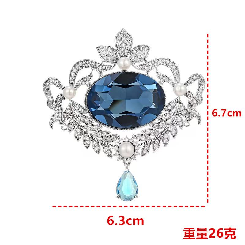 

Retro luxury pendant, blue crystal brooch, light luxury exquisite corsage design, high-end women s suit срібний