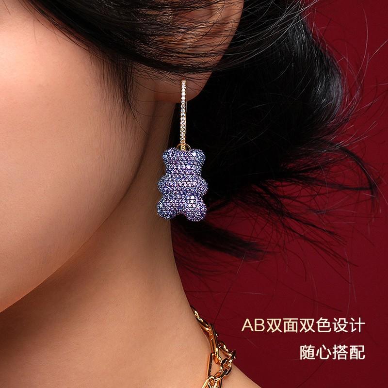 APM Monaco earrings YUMMY Series [Romantic Confession] 40th Anniversary Bear Hoop Design Earrings, Light Rose purple two-color single F Endless love