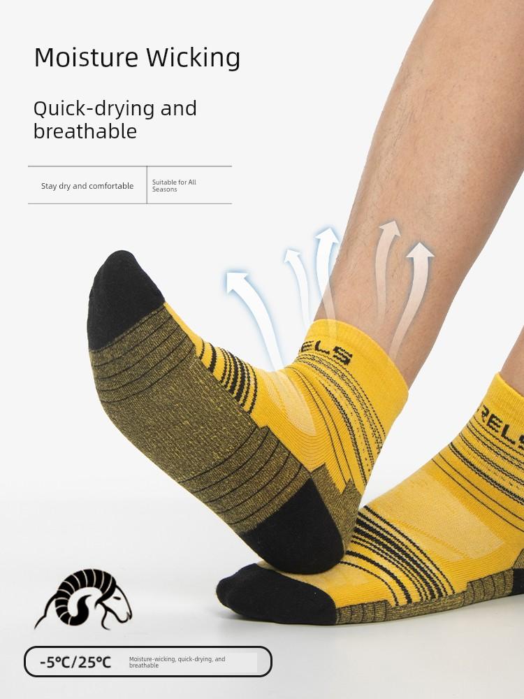 Merino Wool Socks for Men and Women, Outdoor Mid-Calf Hiking and Trekking Sports Socks, Sweat-Absorbent and Quick-Drying Marathon Running Socks