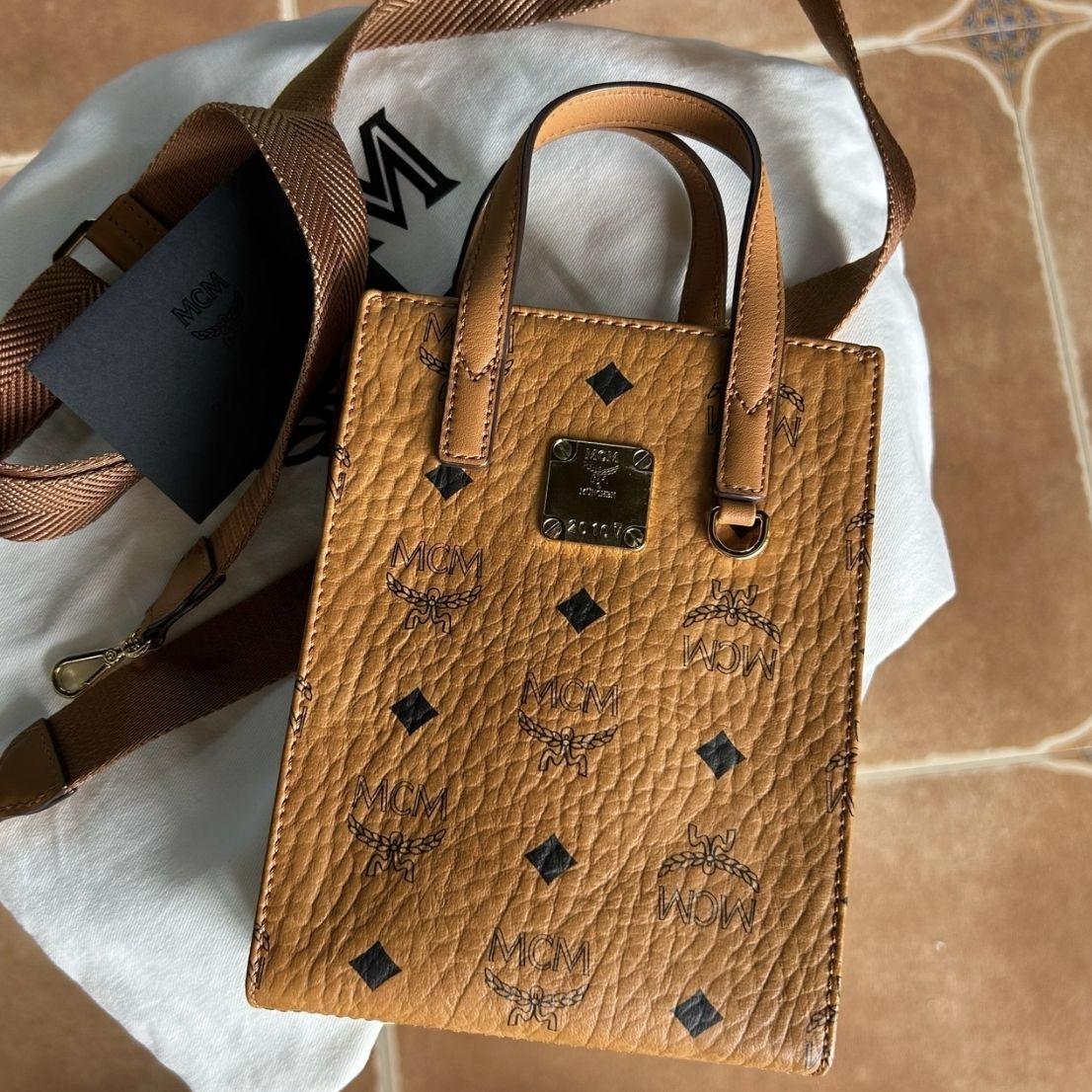 [Pre-Owned] Klassik Visetos Monogram Print Faux Leather Music Score Phone Tote Shopping Bag Crossbody Handbag Mini - Excellent #XVT72V ONE SIZE