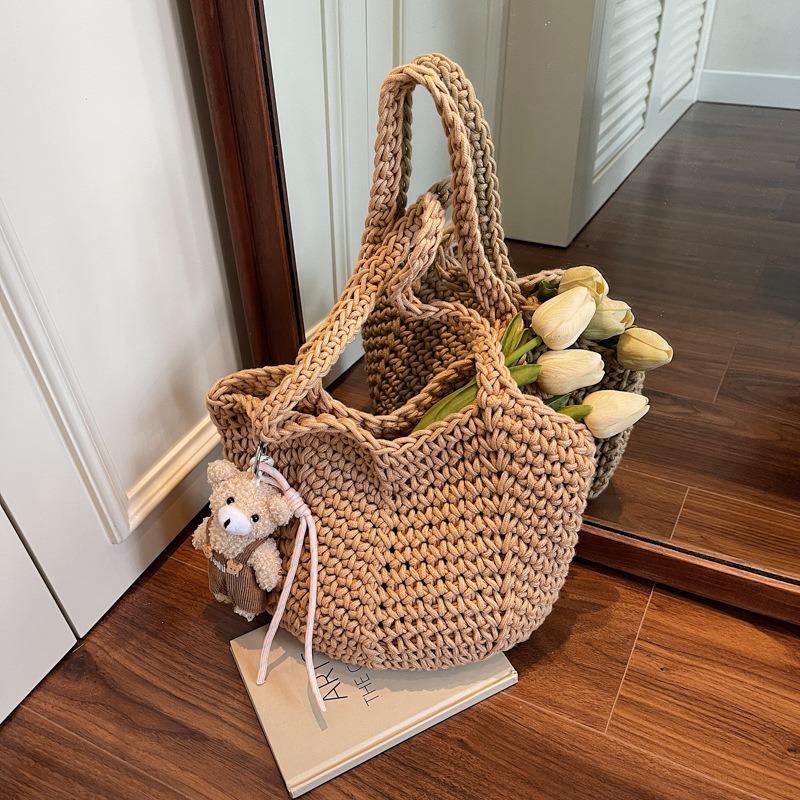 Popular niche design knitted bag new versatile shoulder bag leisure vacation tote bag