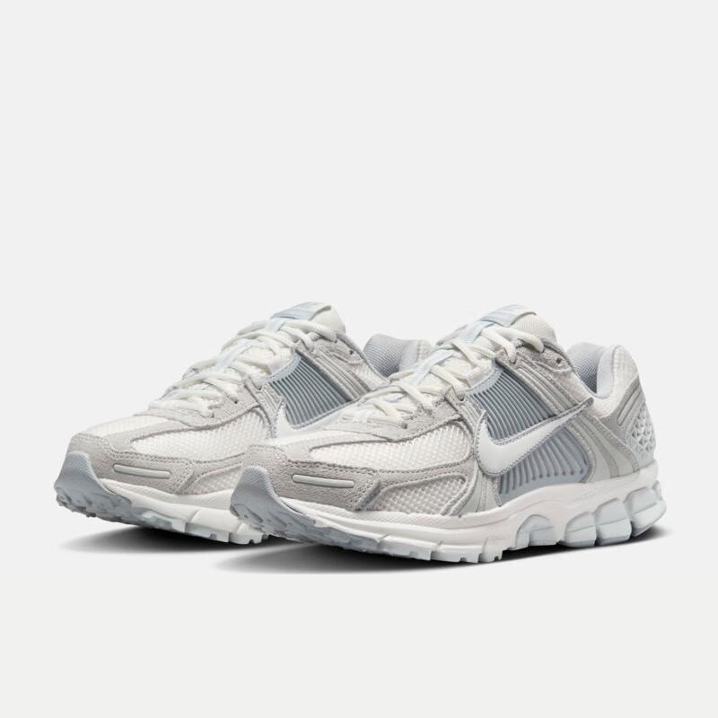 NIKE Women's Casual Shoes ZOOM VOMERO 5 Sneakers
