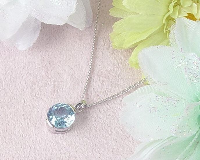 SV925 Large Blue Topaz Pendant Necklace, 9.0mm Round Cut, 2.7 Carat [Gift Wrapped]