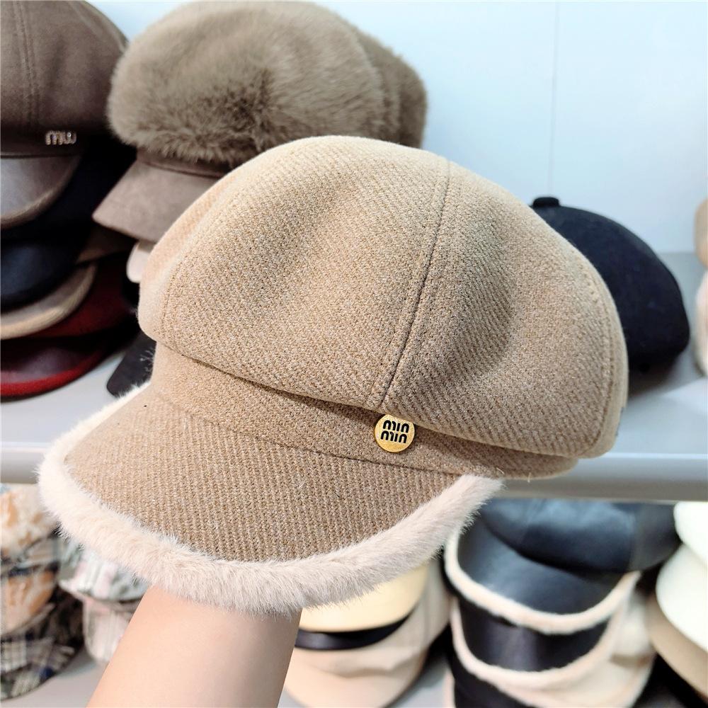 Vintermode Stickad Polyestermössa för Kvinnor - 100% Polyester Varm Tjock Mjuk Fleece-liknande Åttapanelsmössa Trendig Casual Allroundmössa med Läder