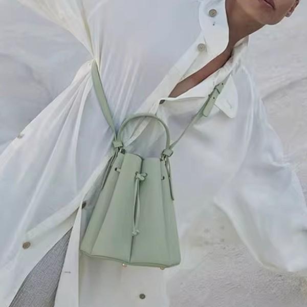 New Niche Design Fashionable Bag for Women's Fashion Trend, Single Shoulder Fashionable Crossbody, Hand-held Petal Bucket Bag