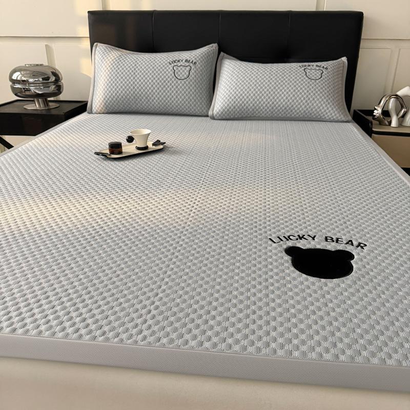 Cooling Mattress Summer Ice Silk Air-Conditioned Soft Mat Washable Foldable Embroidered Single Bed Mattress For Ultimate Comfort