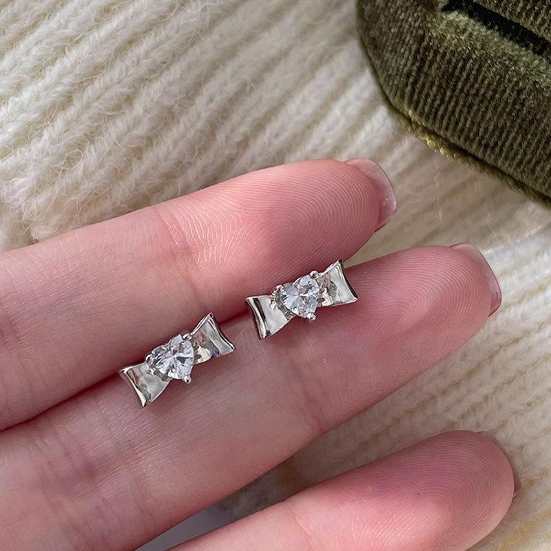 

Bow Love Earrings for Women with Niche Design Sense High-end New Style