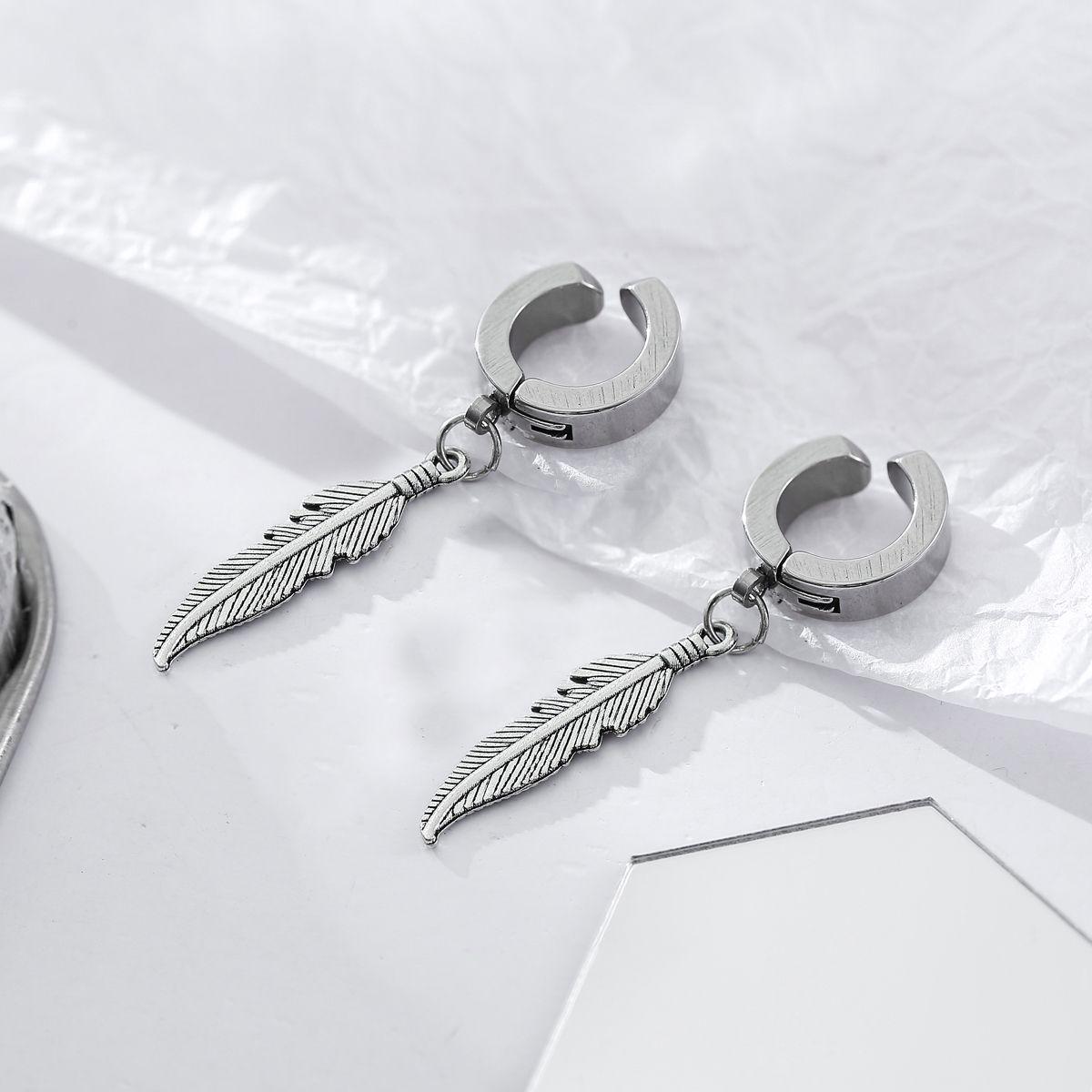 

Трендовые мужские клипсы для ушей без прокола - Персонализированные и стильные аксессуары для модных мужчин