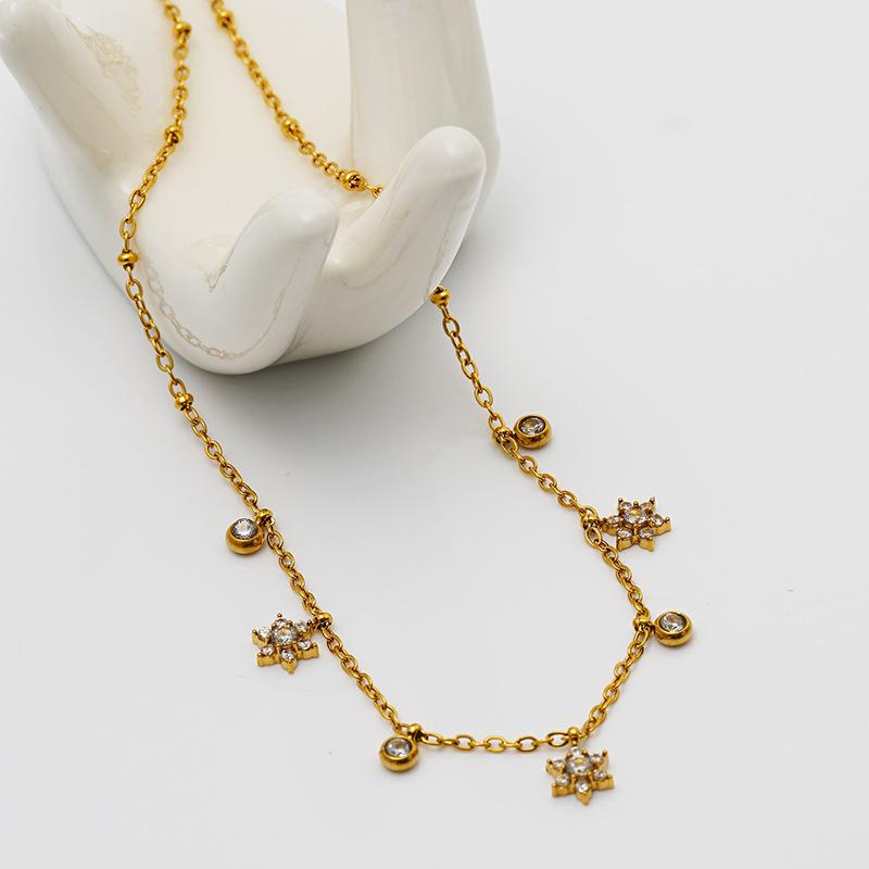 Women's Non-fading Titanium Steel Star Necklace with Rhinestones - INS Style Fashion Clavicle Chain, Light Luxury Design