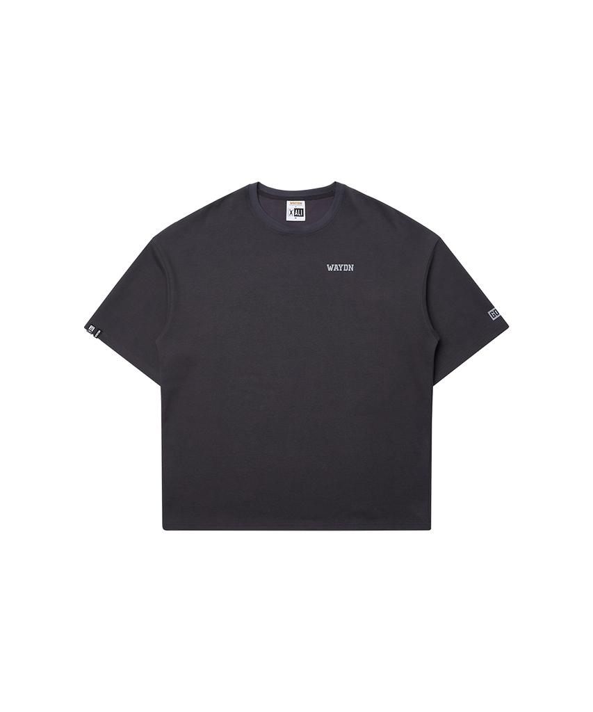 Weideun [Ali] Ali Oversized Lettering Short Sleeve Charcoal