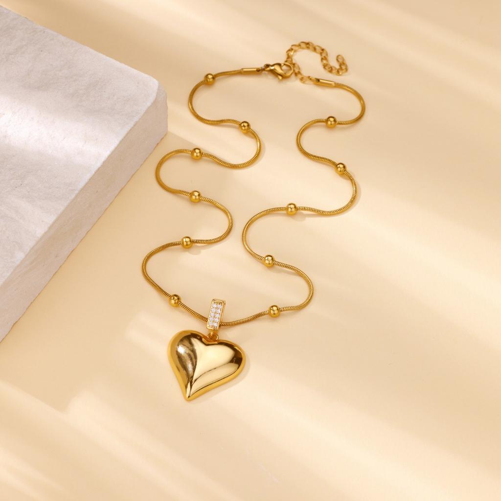 Glossy heart necklace women's copper plated k gold temperament personality design clavicle chain titanium steel necklace