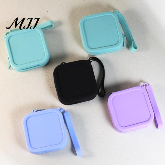 Exquisite Gift for Friends Silicone Coin Pouch with Zipper And Wrist Strap, Square Shockproof Keys Storage Bag, Lightweight Compact Change Purse