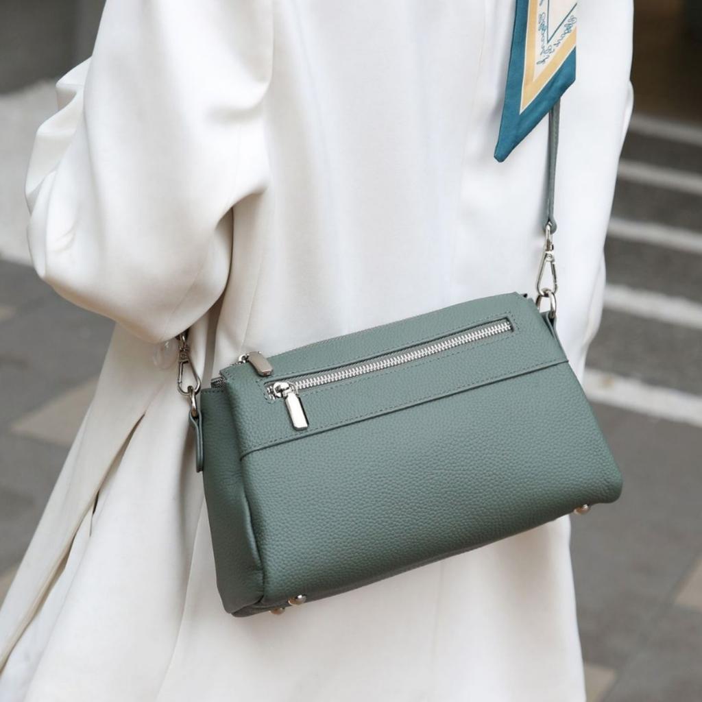 Cowhide Shoulder Women's Bag Large Capacity Messenger Women's Fashion Simple and Practical Multi-compartment Soft Leather Bag