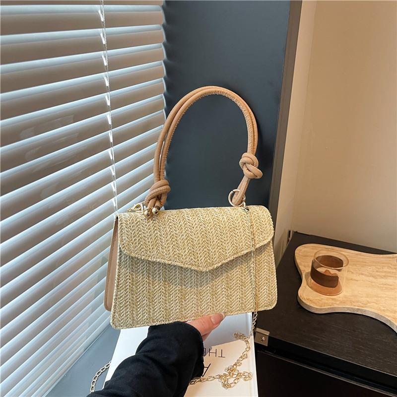 

Women s fashion shoulder messenger bags are popular today, early spring new versatile straw woven portable small square bags хаки
