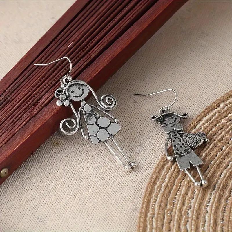 Ladies' Retro Fashion Asymmetric Earrings