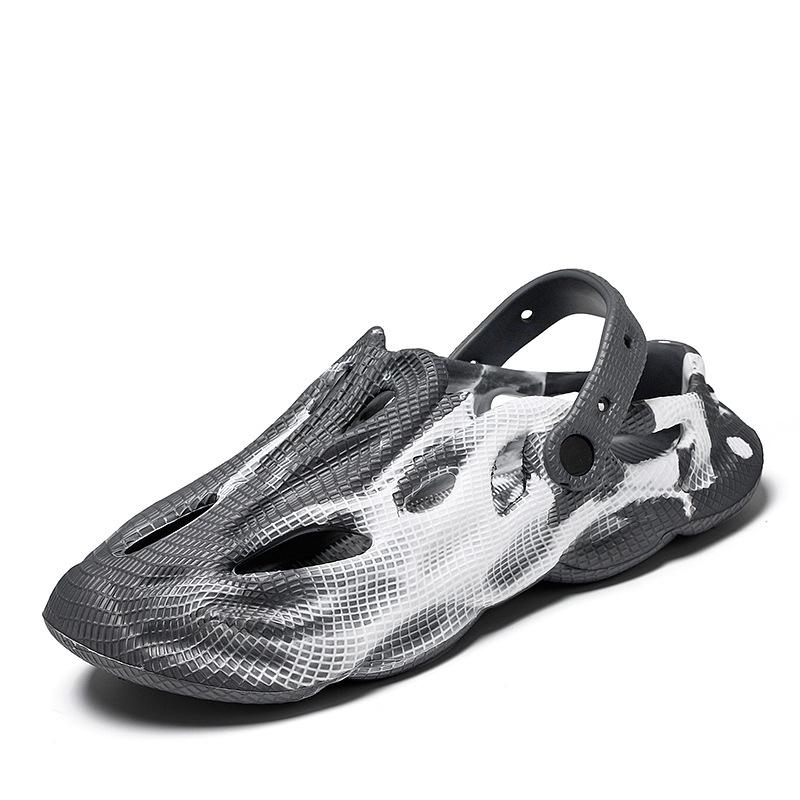 Men s Breathable Hollow Clogs: Non-slip Closed-toe Dual-use Beach Shoes EU 36
