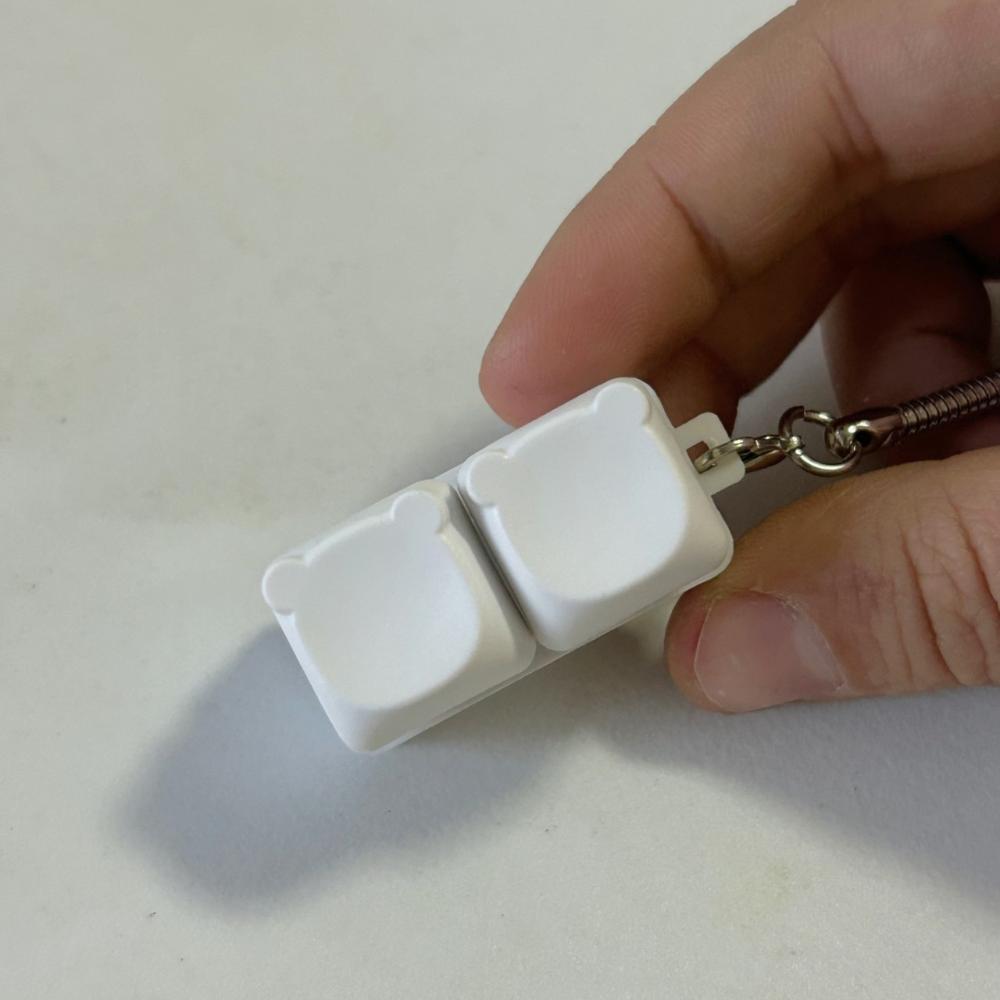 

Bear Head Button Keychain 2/3/4/9Keys Finger Keyboard Cap Relaxing Fidget Keychain 2 Buttons