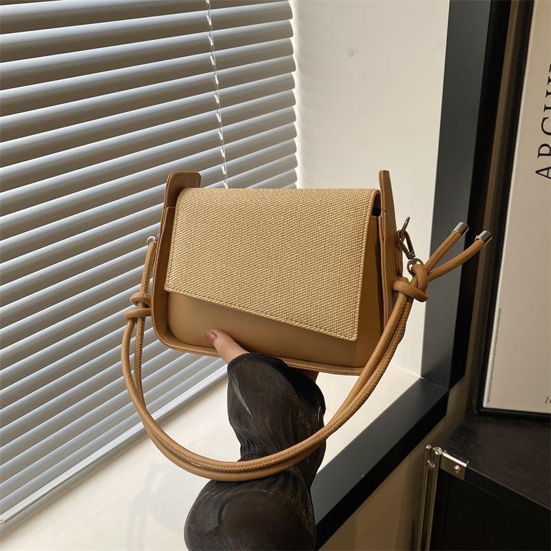 Beautiful casual small square bag fashionable niche women's summer new portable personalized bag casual armpit bag