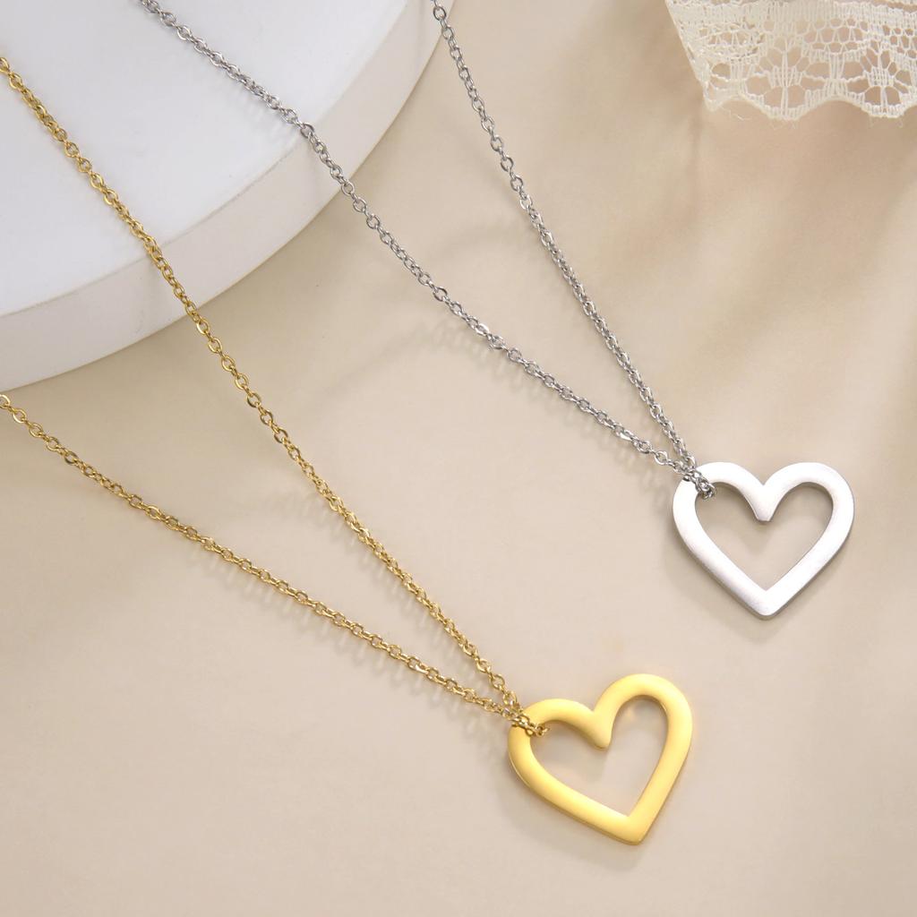 Ciondolo Cuore d'Amore Vuoto Collana in Acciaio Inossidabile Tre Modelli Gioielleria Minimalista Per San Valentino