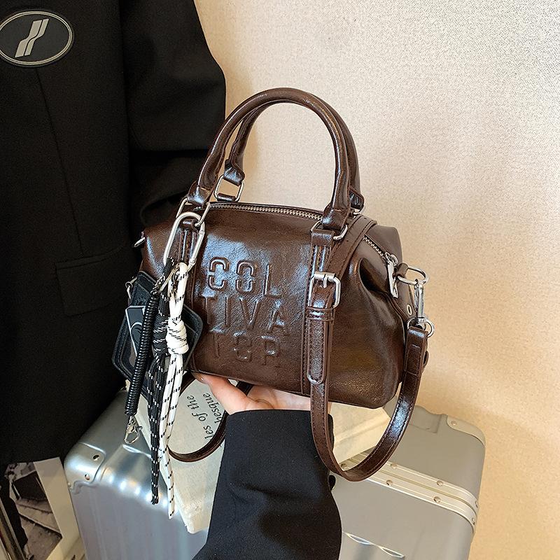 Simple Casual Handbag Bag Women's New Versatile Shoulder Messenger Bag Fashionable Commuter Pillow Bag