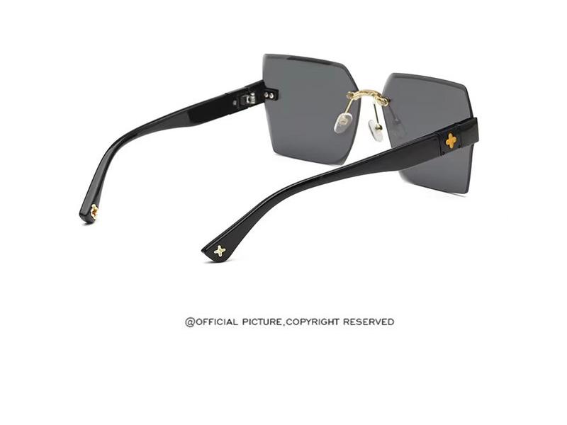 2024 High-End Women's Anti-UV Sunglasses for Driving - Stylish Big Face Slimming Design
