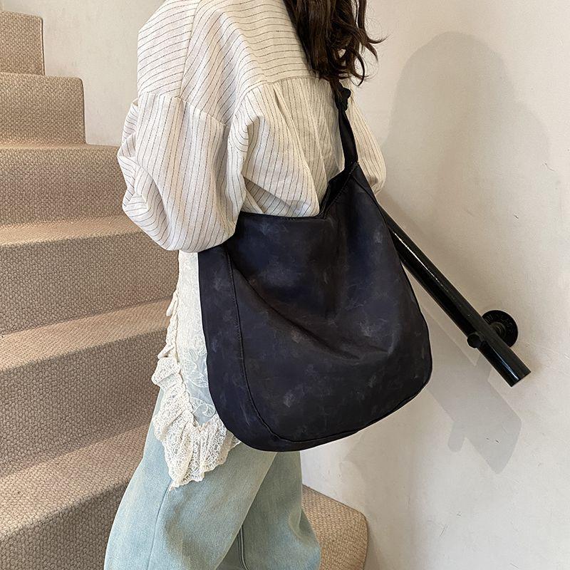 

Japanese Harajuku Tie-Dye Crossbody Student Bag чорний