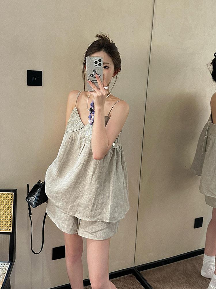 

[Spot] Korean version of niche sequins splicing suspenders pajamas women s summer large size vest shorts loungewear set XXL