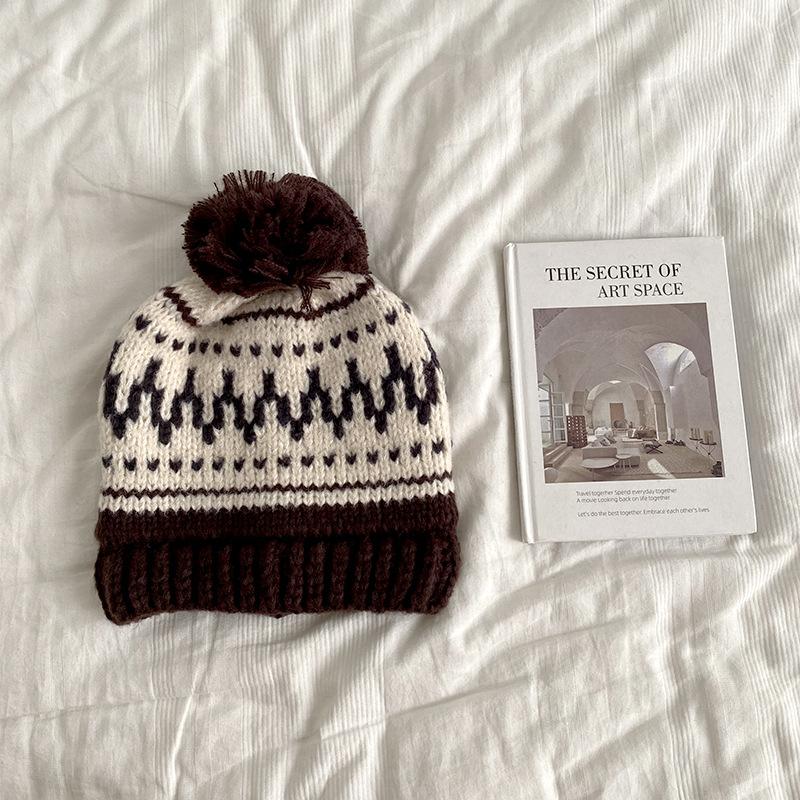 Hairball loose knitted hat women's autumn and winter ear protection warm cold hat cute thick wool hat winter big head circumference