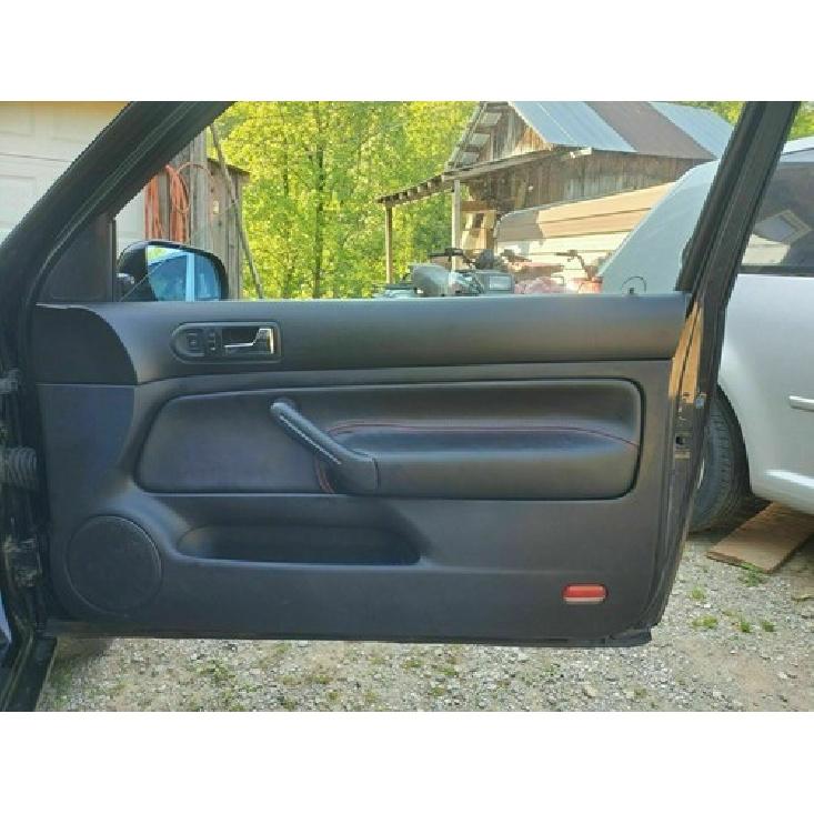 4x Кожаная накладка на подлокотник двери для VW Golf MK4 98-05 Черная кожа+Красная строчка 3-дверный