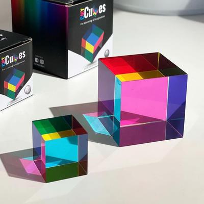 Puzzle-uri și jocuri de logică – Cubul Rubik