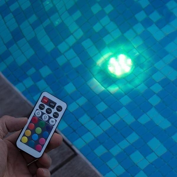 Flerfarget LED-lampe for svømmebasseng og SPA med fjernkontroll