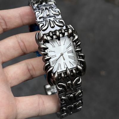 Silver Black Creative Square Quartz Watches Men Y2k Res Demon Claw Design Alabaster IndustriesDevil Unique Male Clocks Relogio