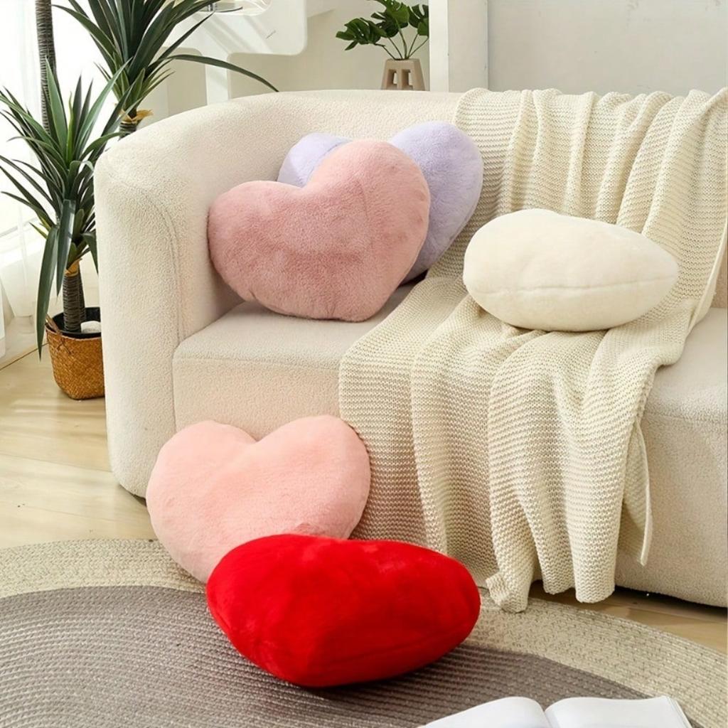 1 Heart-shaped Plush Pillow, Used For Room, Living Room Sofa, Office, And Home Decoration