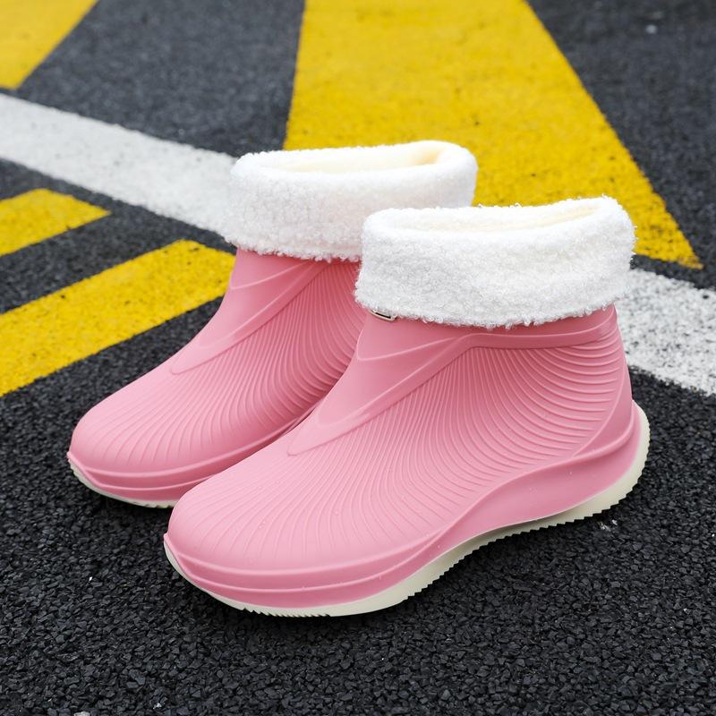 Women's Rain Boots Are Fashionable, Lightweight, Thick Soled, Wear-resistant, Rainproof, And Slip Resistant When Worn Externally