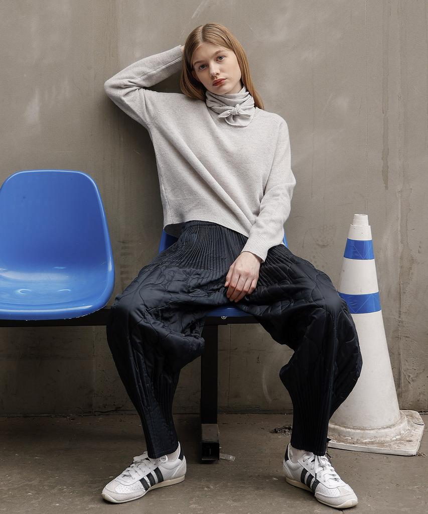 Waiowai Essential V-Neck Scarf Set Knit_Light Gray