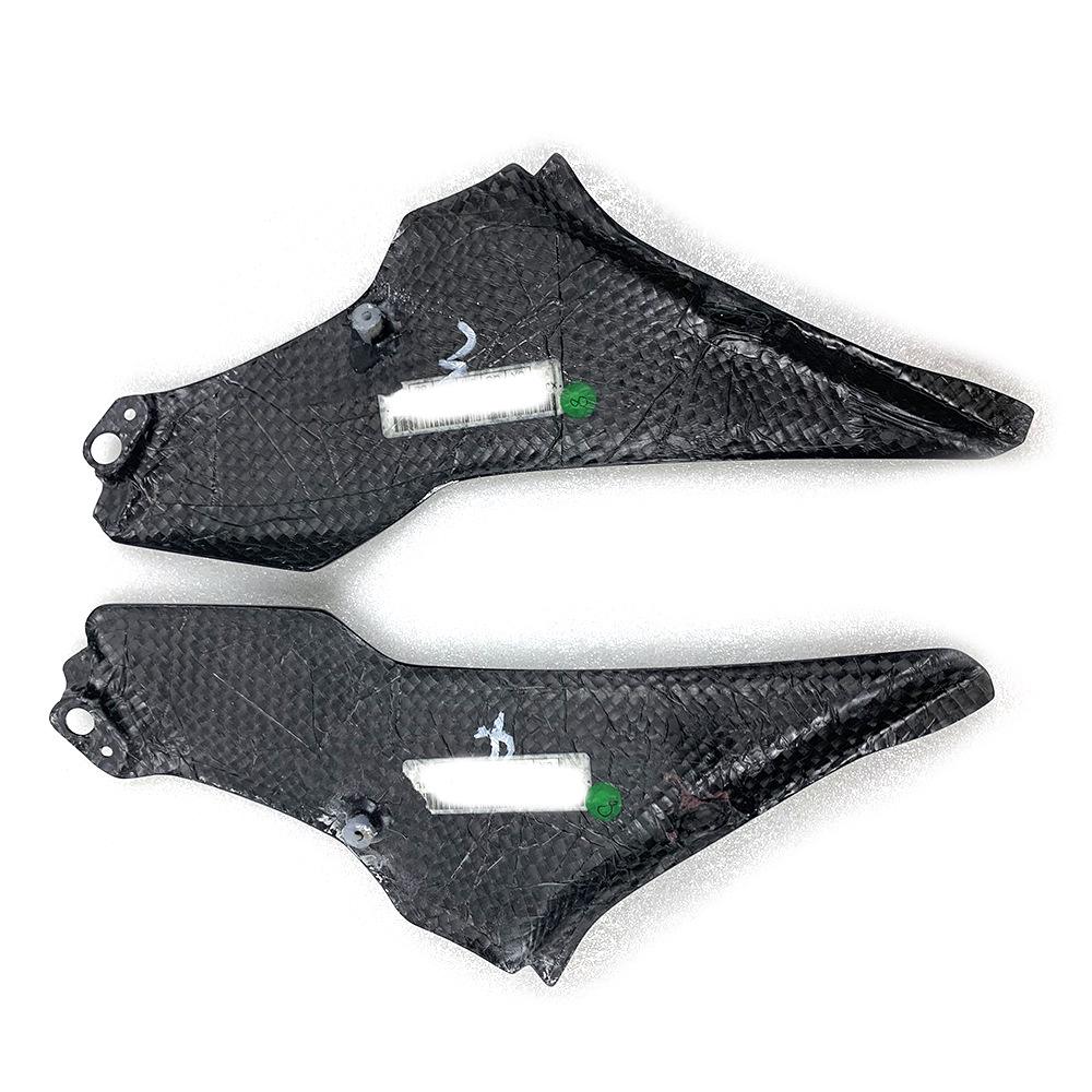 Kawasaki Z900 (2017-2019) Carbon Fiber Fuel Tank Side Panel