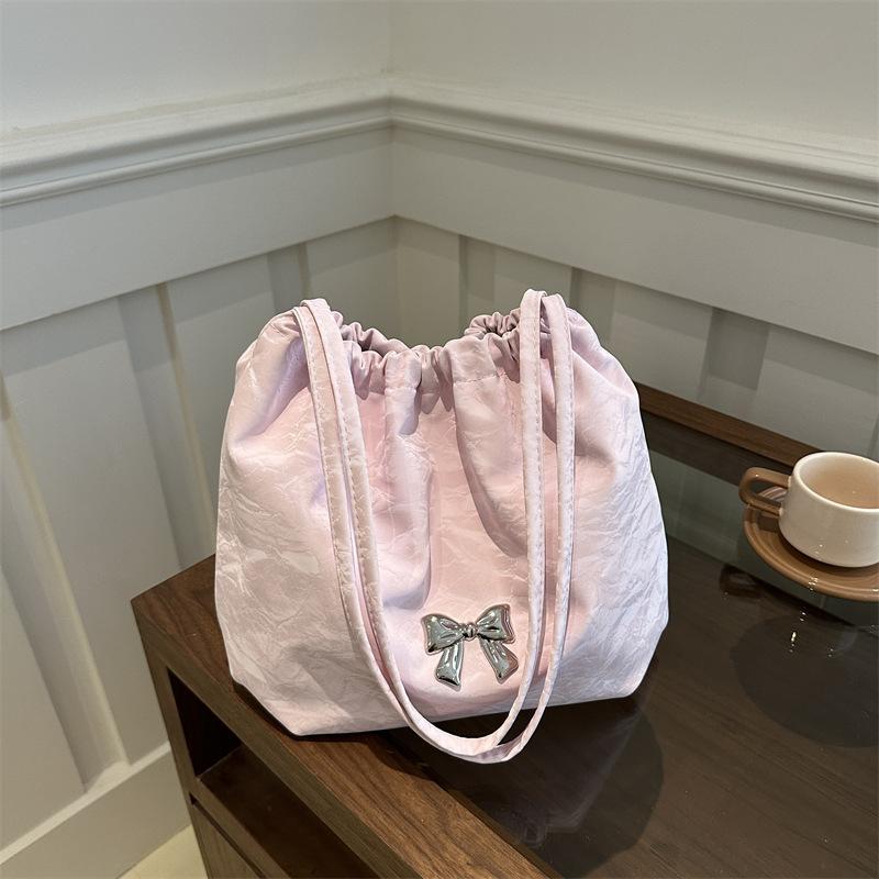 

Trendy Butterfly Shoulder Bag with Bucket Handle Design рожевий