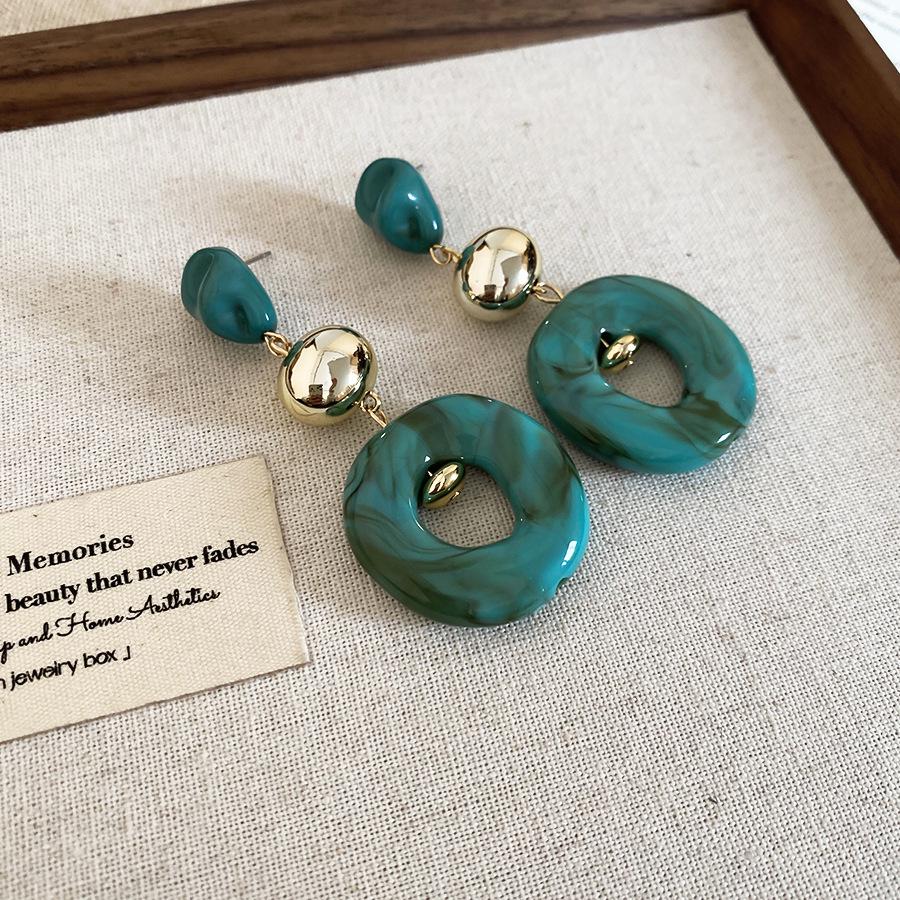 Europäische Retro Geometrische Perlen Edelstahl Choker Halskette