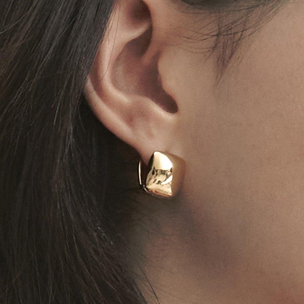 H Edition (Y) Castanets Square Earrings Hl6E42600Ybxxx